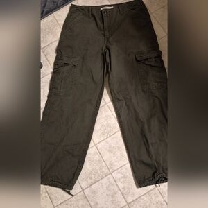 Ladie's Cargo Pants in Olive Green,Levi